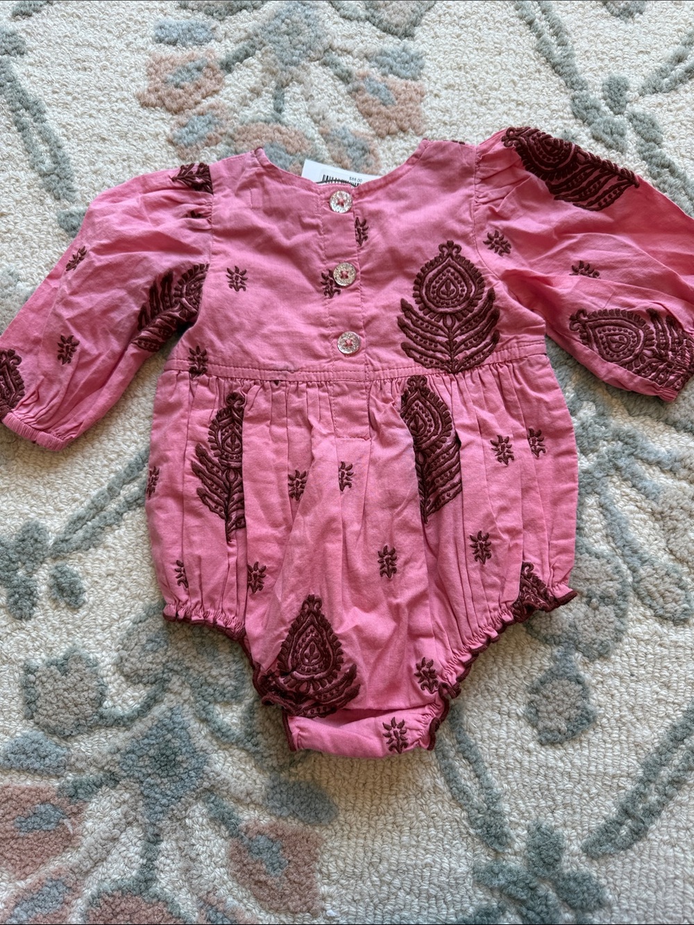 Pink chicken - Picture 2 of 3